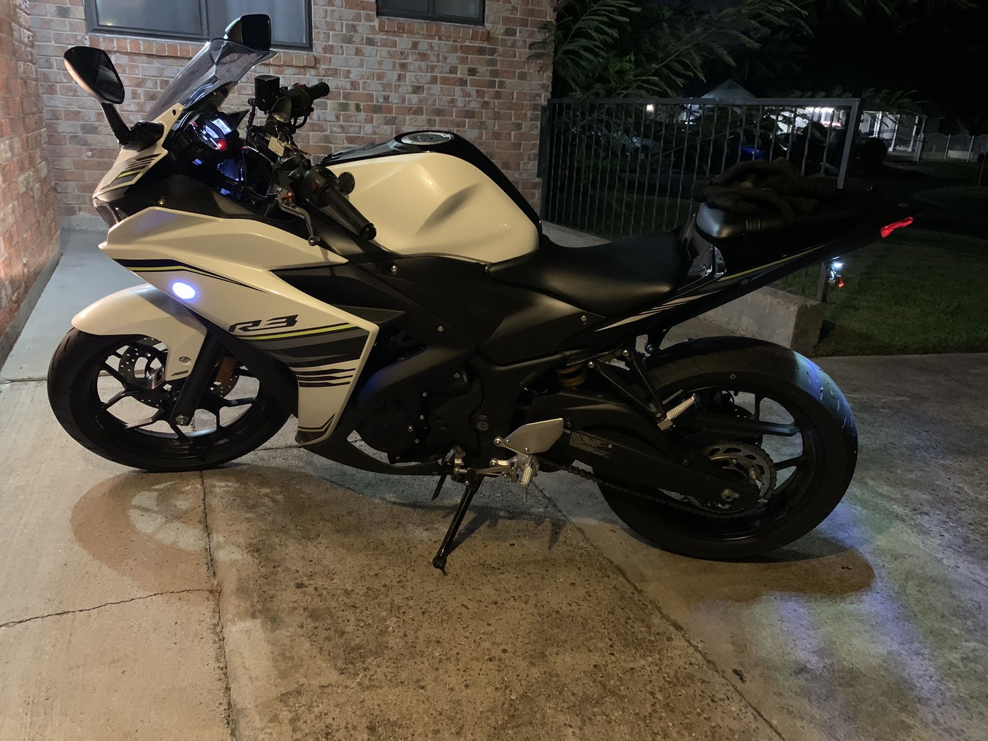 2017 Yamaha R3