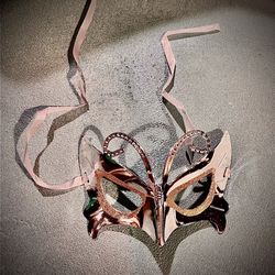 Beautiful Silver metallic plastic masquerade mask brand new item