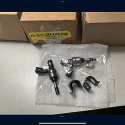 Gm Fuel Injectors Set 6  Brand New 