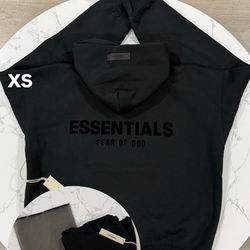 Essentials Hoodie— All black