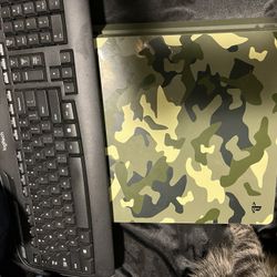 PS4 Slim Call Of Duty WW2 Edditon and Keyboard