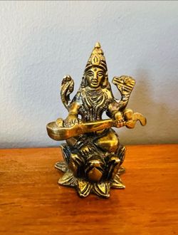Saraswati brass Hindu deity statue
