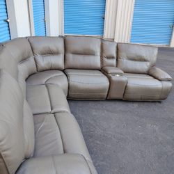 🛋️ Gray Recliner Sectional – $549