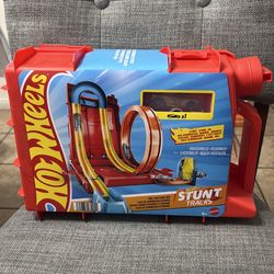 Hot wheel Stunt Tracks
