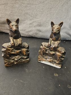 Cast Iron Dog Bookends Antique Bronze Finish Decorative Animal Carvings