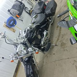 07 Suzuki Boulevard C90t