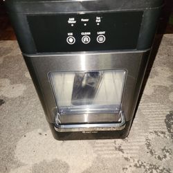 Costway Portable Ice Maker (Still New)