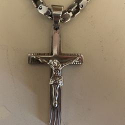 22 Inch Nice Stainless Box Chain With Cross