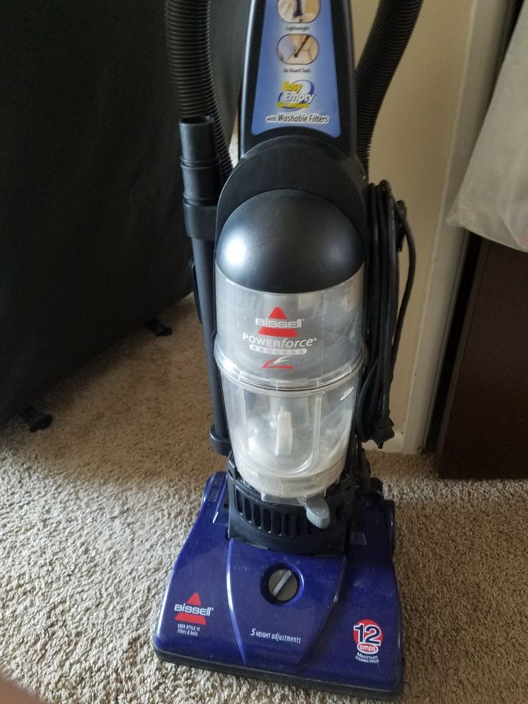 Bissell vacuum cleaner 12 amp. Bagless for Sale in Columbus, OH OfferUp