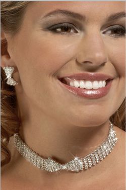 Rhinestone Bow choker with bow earrings