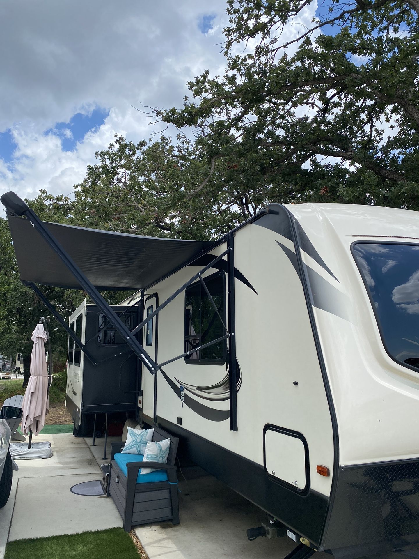 2019 Sprinter Limited Edition By Keystone 36 Foot RV Three Slides