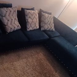 Teal, Sectional, Used, 6 Pillows