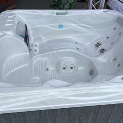 Premium Plug And Play Hot Tub 