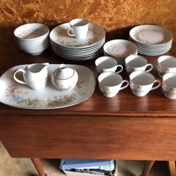Premier Fine China April Rose Pattern  6 Place Setting With Extras   No  Flaws 