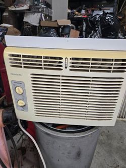 Small room windows a/c