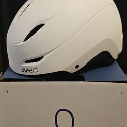 Giro Snow Helmet – Excellent Condition