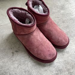 UGG Australia Classic Short Boots Women’s 8 Red Burgundy Suede Sheepskin 1006749