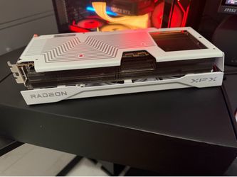 XFX Swift RX 9070 OC