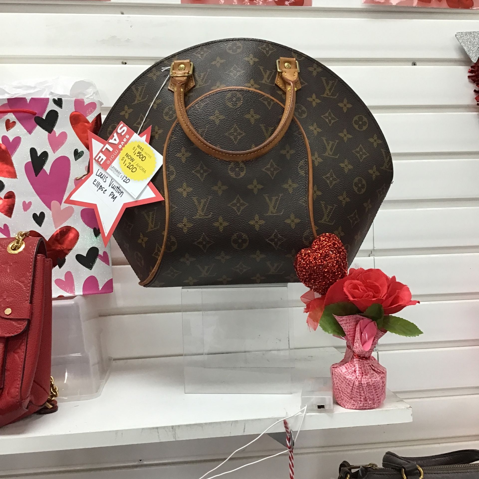 Louis Vuitton “Ellipse PM” 
