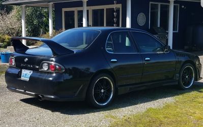 1995 Nissan Altima GXE clean title