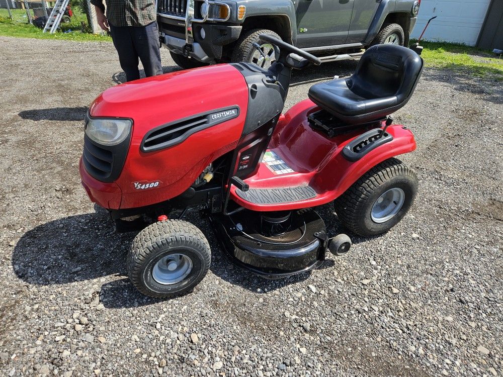 CRAFTSMAN RIDING MOWER