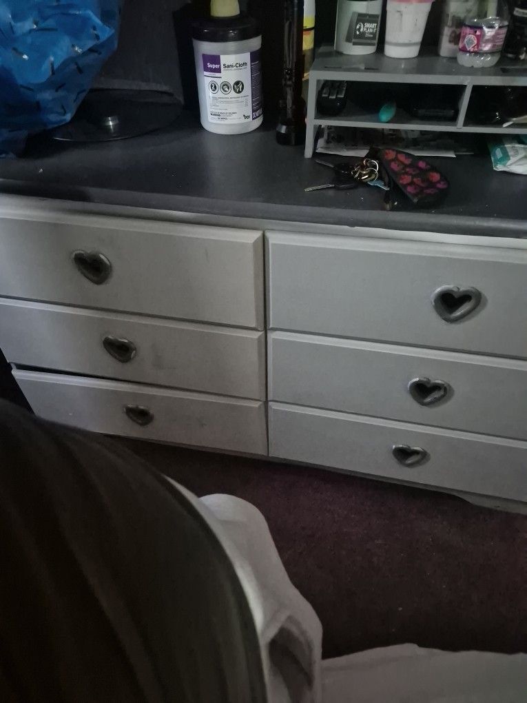 MOVING- NEED GONE! Drk Grey & White Dresser