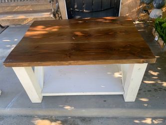 Coffee Table 39” Long 26.5” Wide 20.5” Tall
