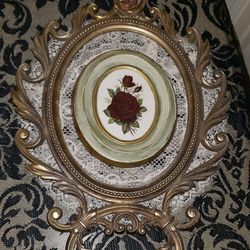 X2 VINTAGE HAND PAINTED CERAMIC FLORAL FLOWER ROSE PLAQUE ORNATE GOLD SYROCO FRAME PICTURE ART DECOR PLAQUE