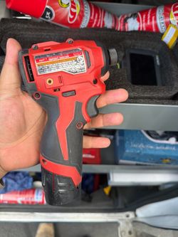 Milwaukee M12 Cordless Impact Driver subcompact