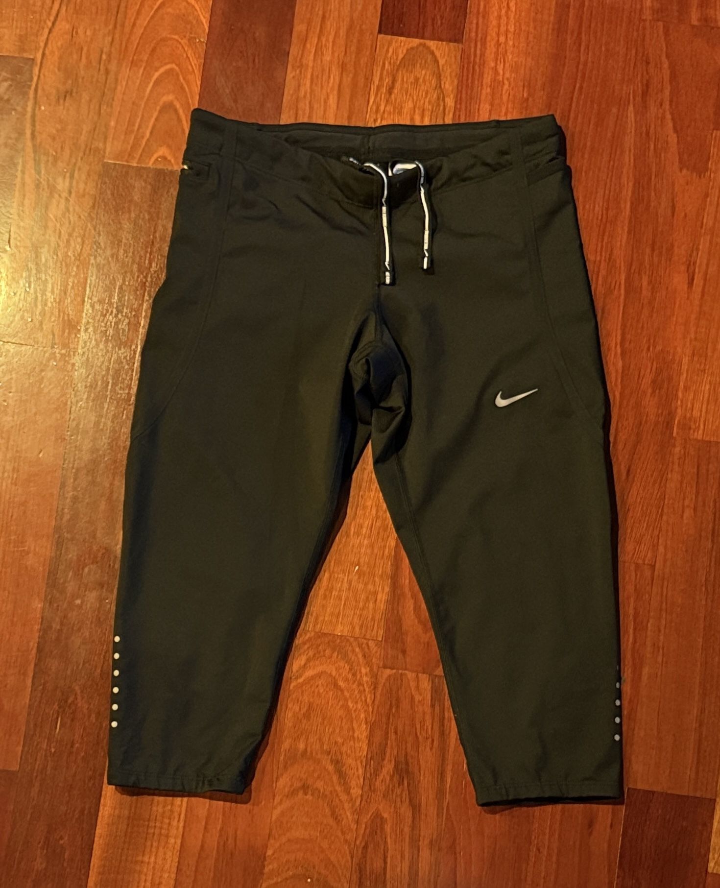 Nike Cropped Leggings - Women’s Black Leggings 