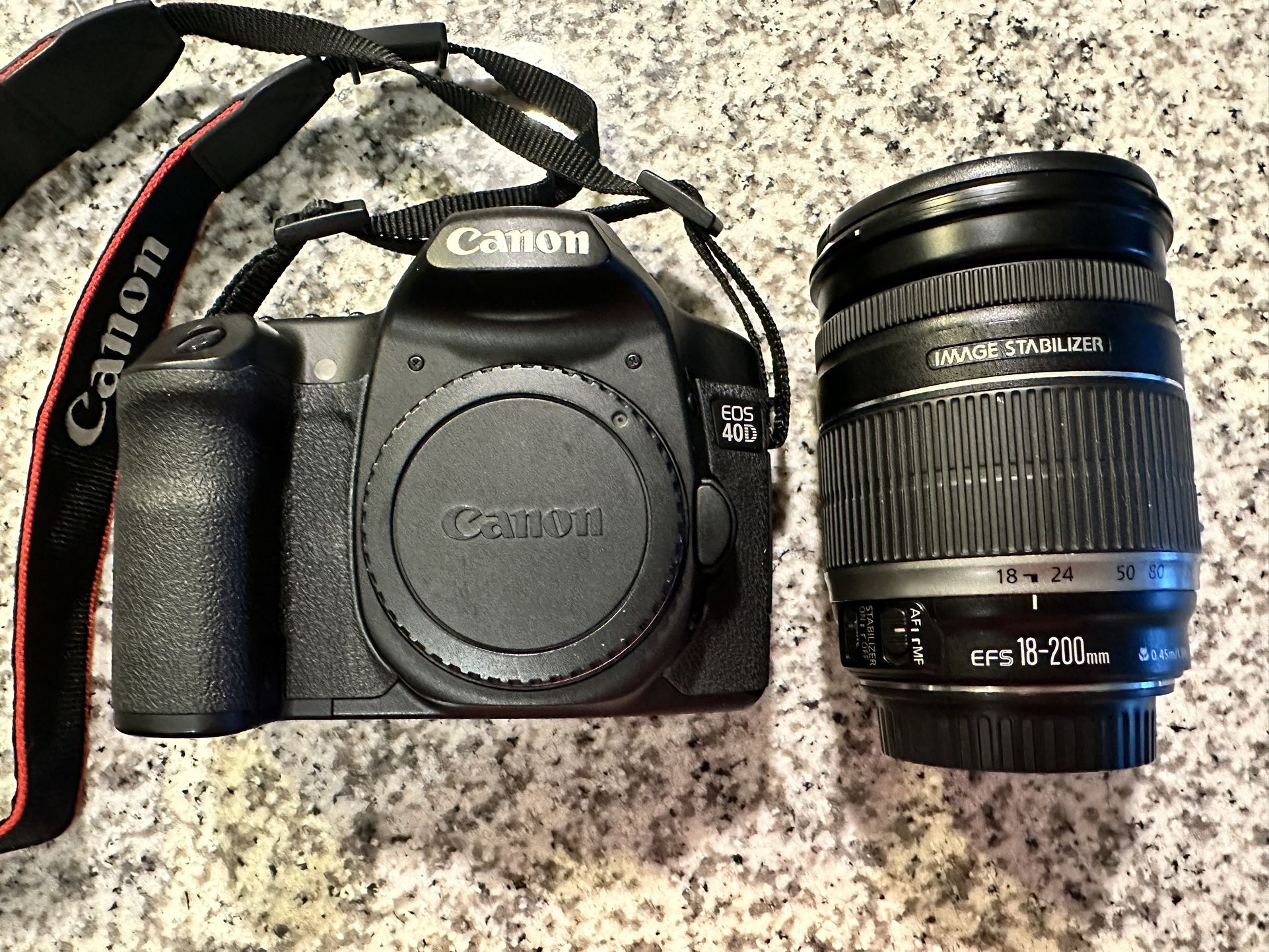 Canon EOS 40D and Canon EFS 18-200mm Lens
