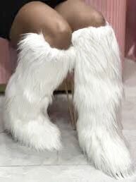 TALL WHITE FAUX FUR WOMEN’S BOOTS