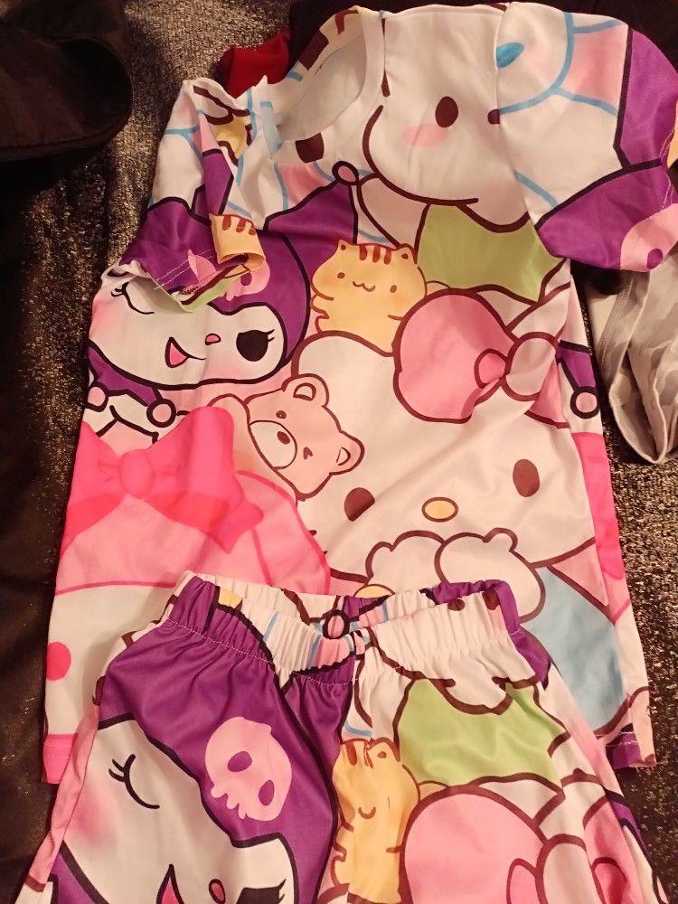 New 2 Piece Set Of Hello Kitty Size 10/12 . For Toddlers Girls