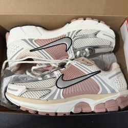 Nike Zoom Vomero 5 Women’s 