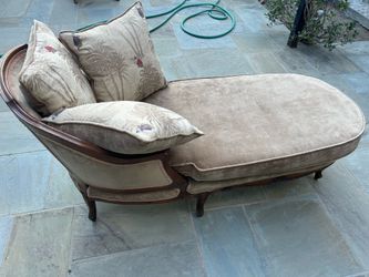 Vintage authentic 17th century fainting couch.