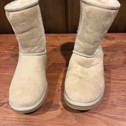 Ugg Classics, Size 8