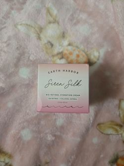 Earth Harbor retinol cream