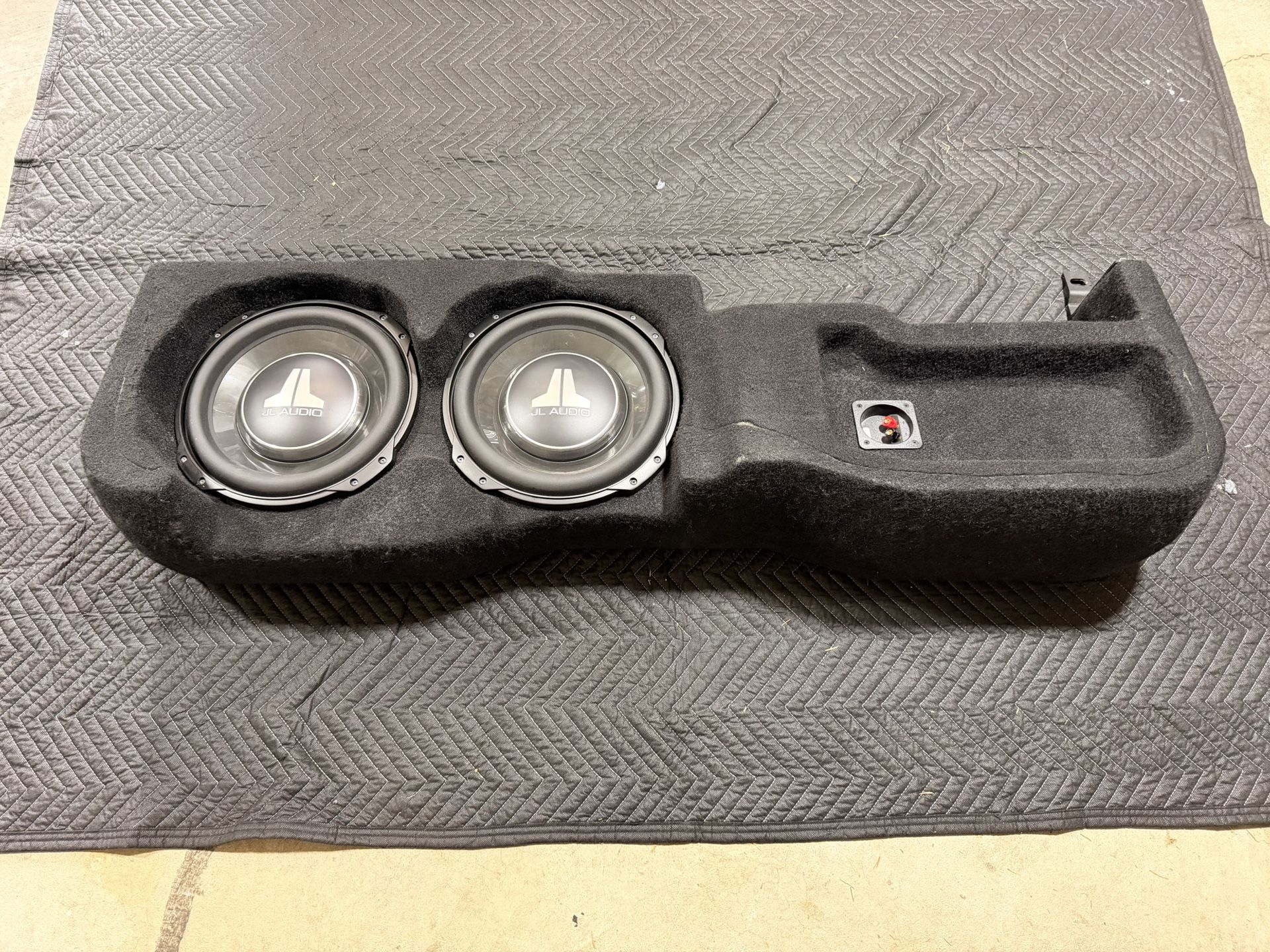 JL Audio Stealthbox 12”, Silverado/Sierra 1500 Year 2019-Up, 2020-Up 2500/3500 Crew Cab