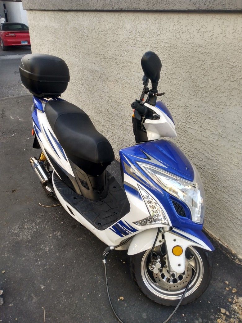 2021 Yiben 150cc Chinese Scooter