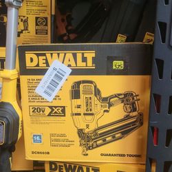 DEWALT 16 GAUGE ANGLE FINISH NAILER 20VXR
