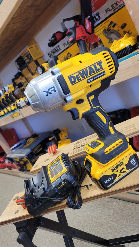 DEWALT
20V MAX Lithium-Ion Cordless 1/2 in. Impact Wrench with 20V MAX XR Premium Lithium-Ion 5.0Ah Battery Pack
