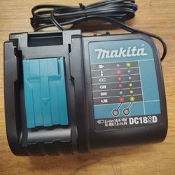 Makita Charger 