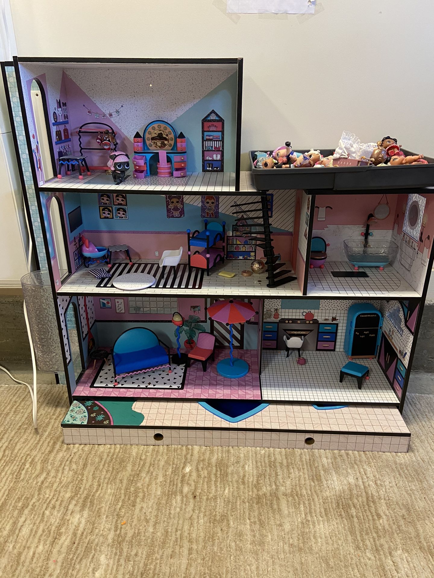 LOL doll house + Furniture/ accessories