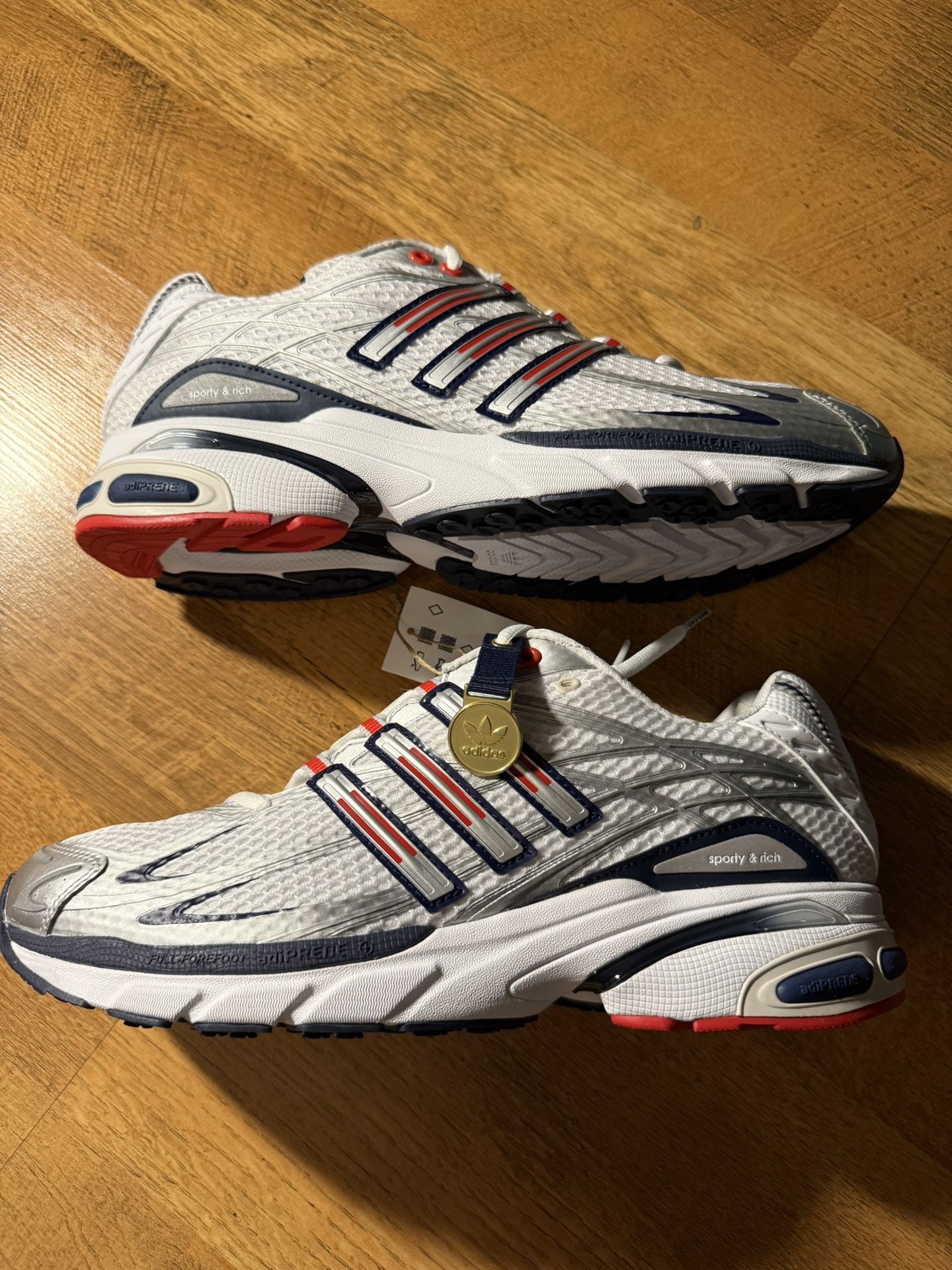 Adistar Cushion Sporty & Rich USA
