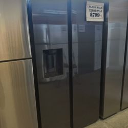 New Samsung - 27.4 cu. ft. Side-by-Side Refrigerator with Large Capacity - Black stainless steel
