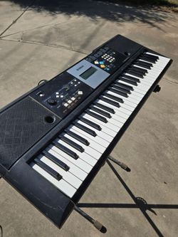 Yamaha Piano Keyboard