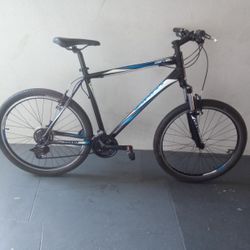 BICYCLE GIANT 21 SPEED SIZE 26 BRAND NEW 