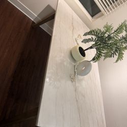 PURE MARBLE DINING ROOM TABLE