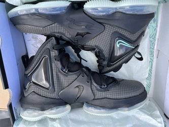 LeBron 19 Shoes  MEN Size 11.5 