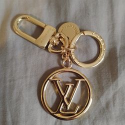 Louis Vuitton LV Circle Key Holder and Bag Charm
